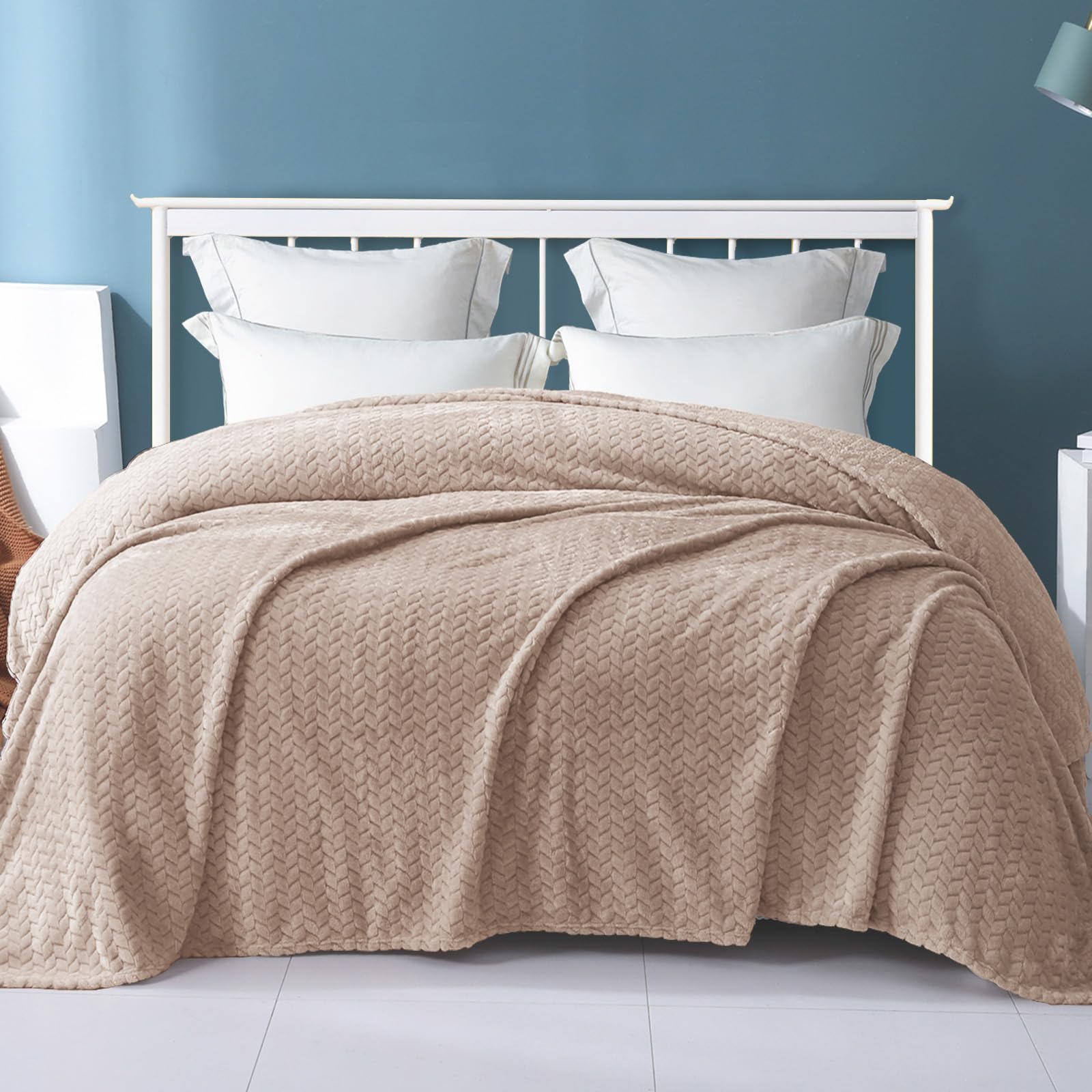 Camel Queen ( 90x90 IN )-02.jpg